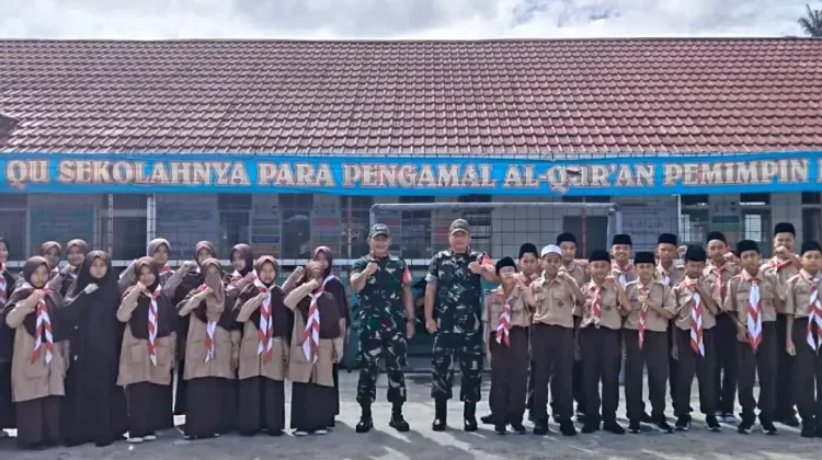 Babinsa Koramil 01 Bina Disiplin Siswa