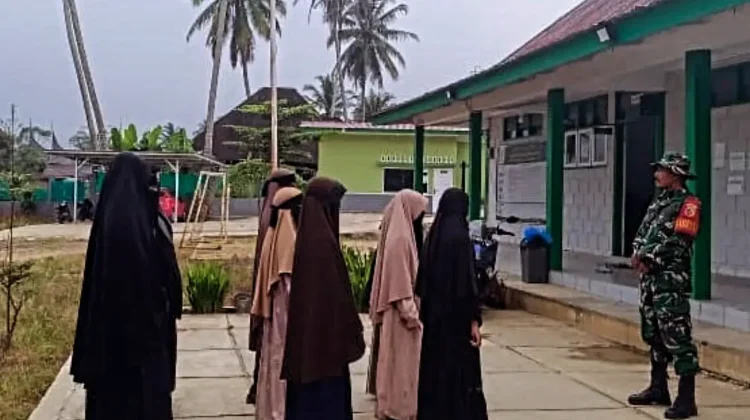 Babinsa Tanamkan Disiplin Lewat Materi PBB