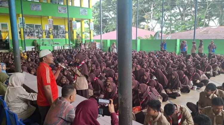 Madrasah Tanah Datar Bekali Siswa Bilingual