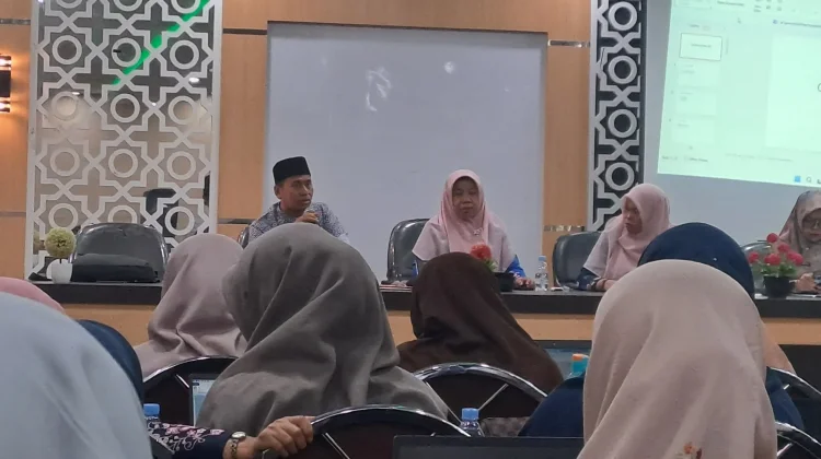 Kemenag Tanah Datar Gelar Klinik Kurikulum