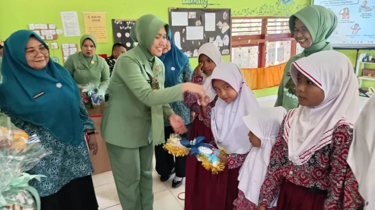 TP PKK Agam & Persit LVIII Kodim 0304/Agam Edukasi Personal Hygiene Siswa