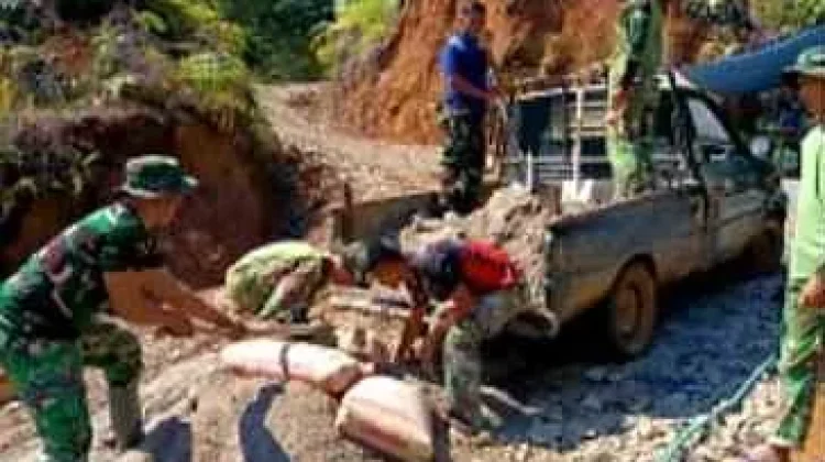 TMMD Agam - Yon TP 897/Singgalang Goro Bangun Jalan Desa Nagari Nan Tujuah