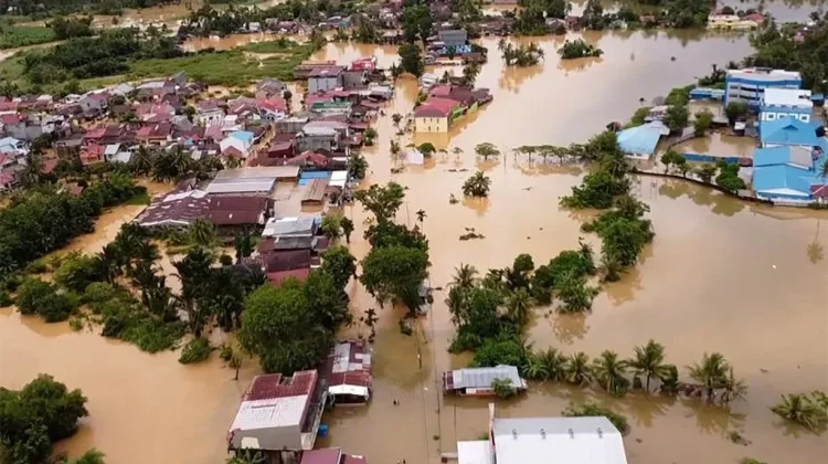 Banjir Rendam Kota Padang