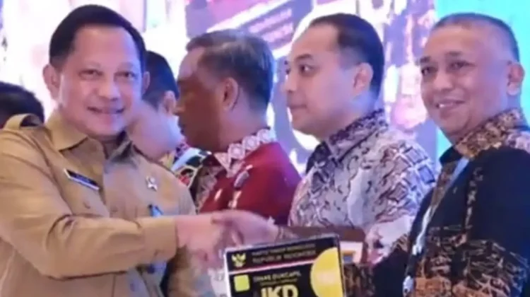 Padang Panjang Raih IKD Dukcapil Prima Award 2026 dari Kemendagri