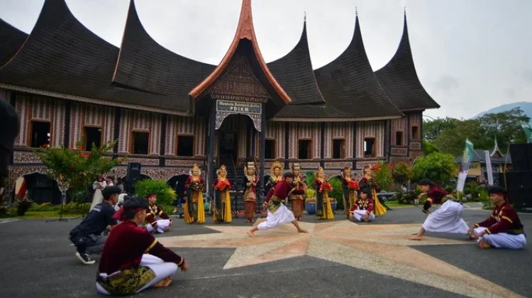 Peran Generasi Muda dalam Melestarikan Bahasa Minangkabau
