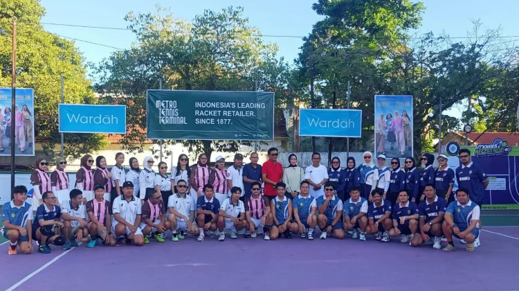 Ketua PELTI Kota Padang Prof Ahmad Wira Buka Executive Iwan Tennis Club Session 6