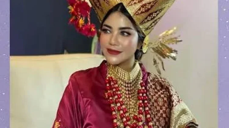 Tikuluak Balapak Sungayang, Mahkota Adat Perempuan Minang