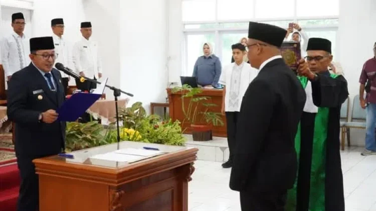 Lantik Direktur PDAM, Bupati Tekankan Peningkatan Pelayanan Air Bersih