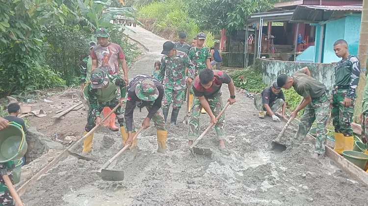 Jelang Penutupan TMMD, Satgas dan Warga Percepat Pengecoran