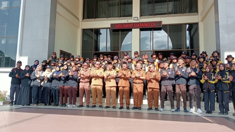 Bupati Pasaman Lepas Kontingen Jambore Pramuka ke Cibubur
