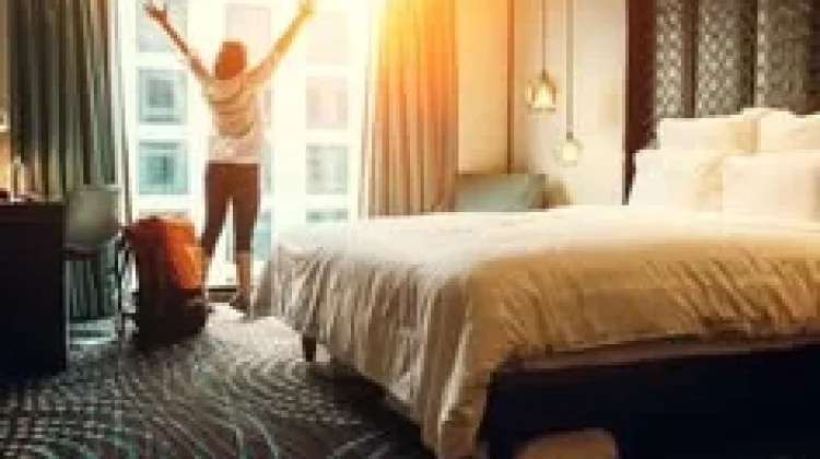 Mengapa Semakin Banyak orang Memilih Liburan Dekat Rumah?