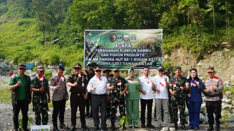 Pemko dan Kodam XX/TIB Hijauan Kawasan Jembatan Kembar Pasca Galodo