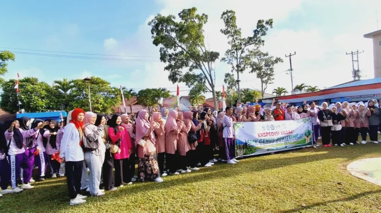 Ekspedisi Hijau SMK Kesehatan Genus Bukittinggi, Ajarkan Siswa Cintai Alam