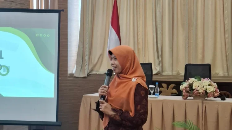 Kasubbag Kemenag Bukittinggi Bersama PPH Berikan Bimtek Sertifikasi Halal