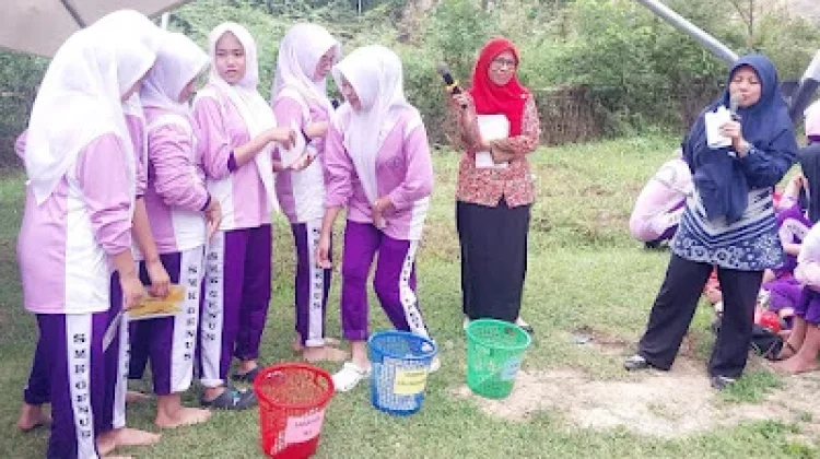 DLH Bukittinggi Edukasi 3R Siswa SMK Kesehatan Genus