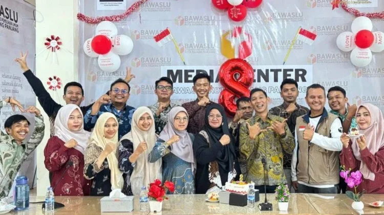 Khikmat, Bawaslu Padang Panjang Syukuran HUT ke-8 Bawaslu RI
