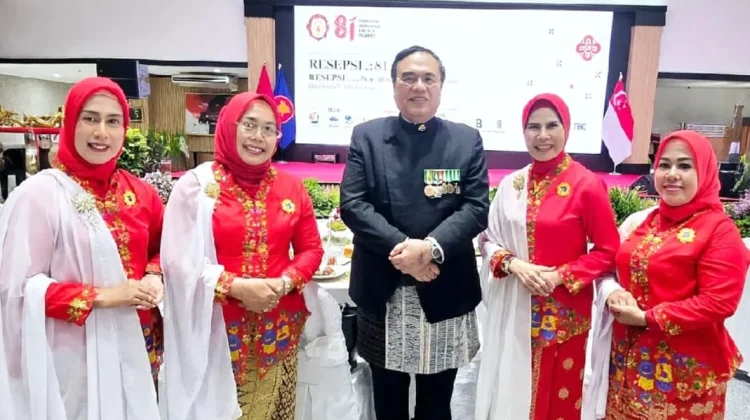 Merah Putih di Dada, Bundo Kanduang DKI Jakarta Hadiri Upacara HUT RI 81 di Singapura
