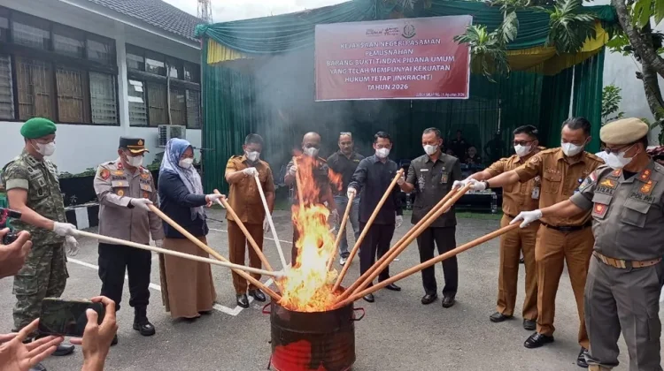 Kejari Pasaman Musnahkan Barang Bukti Tindak Pidana Narkotika