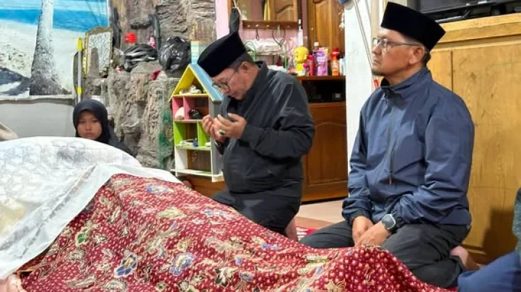 Bupati Melayat ke Rumah Duka Almarhum Handa Yanda