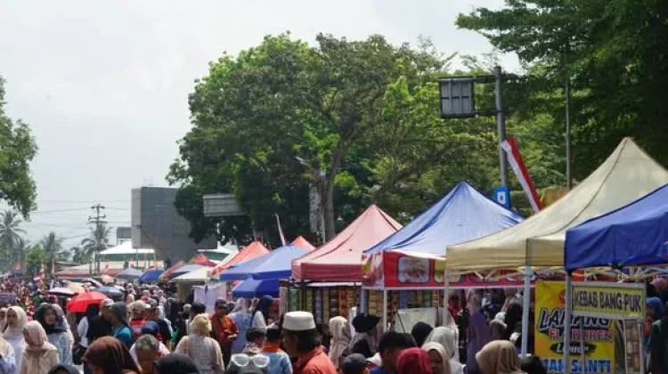 Panen Rezeki di Balik Riuh Pawai Kemerdekaan