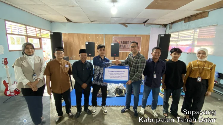 BRI Batusangkar Salurkan CSR Peralatan Sanggar Marpati Putiah