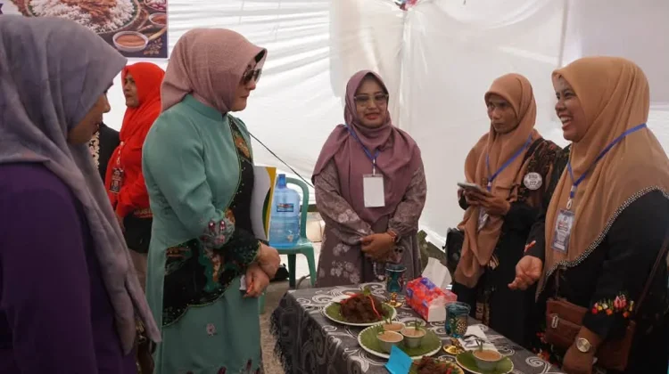 Dasawisma PPB Adu Keterampilan Masak Rendang di Gebyar Dasawisma