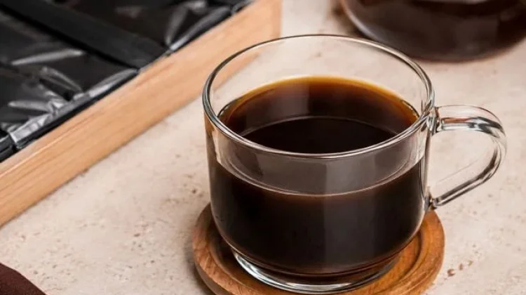 Bahaya Minum Kopi usai Makan Bagi Tulang