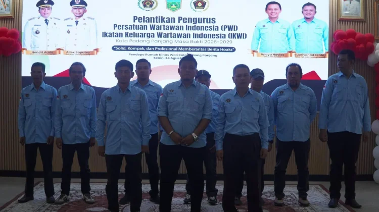 PWI Sumbar Lantik Pengurus PWI dan IKWI Kota Padang Panjang