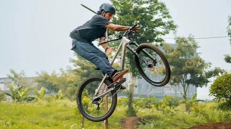 Trend Sepeda Adventure Menjelajah Alam dengan Cara yang Lebih Seru