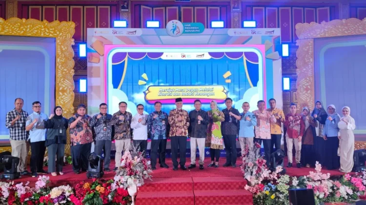 Gubernur Mahyeldi Luncurkan Program Satu Rekening Satu Pelajar Sumatera Barat
