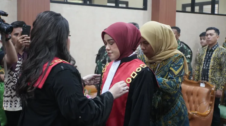 Ketua PN Petra Jeanny lantik Hartati sebagai Wakil Ketua PN Padang Panjang