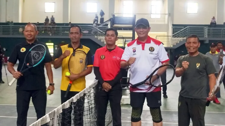 Laga Eksibisi Kapolda Djati Meriahkan Piala Kapolda Sumbar