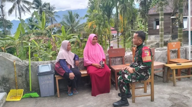 Babinsa Koramil 07/Kapur IX Ajak Warga Jaga Kebersihan Dan Kesehatan Lingkungan