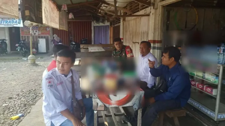 Babinsa Pangkalan Ajak Warga Waspadai Perubahan Cuaca dan Jaga Kamtibmas