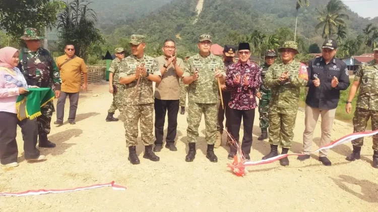 Pangdam XX TIB Resmikan Jalan Hasil TMMD Ke-129
