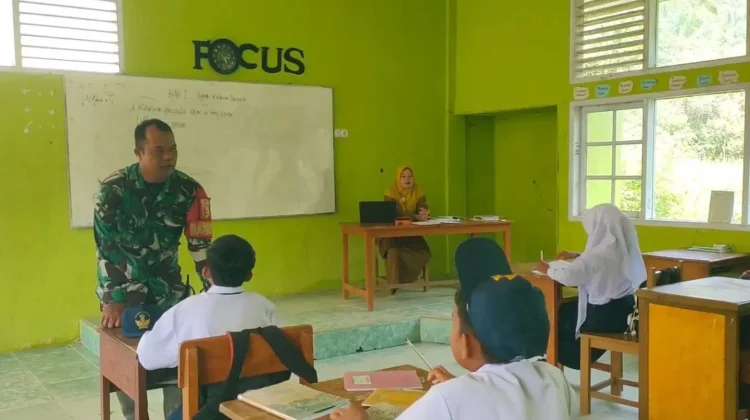 Satgas TMMD Tanamkan Nilai Pancasila Kepada Pelajar