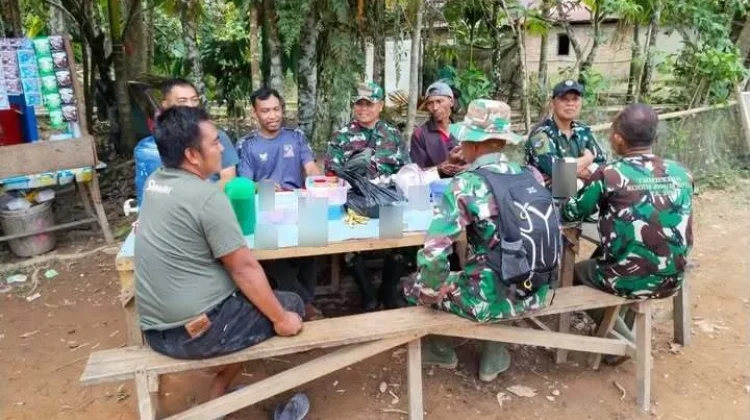 Satgas TMMD ke-129 Pererat Silaturahmi lewat Komsos