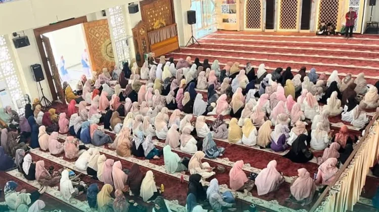 Peringatan Maulid Nabi Perkuat Akhlak Warga Padang Panjang