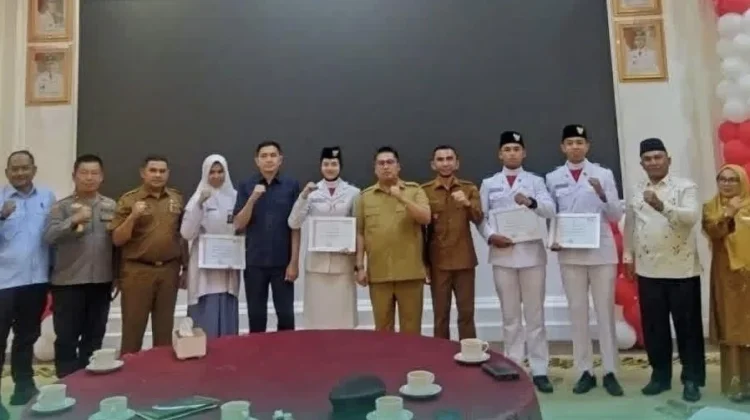 Kakankemenag Hadiri Penyerahan Tiska dan Piagam Jamnas