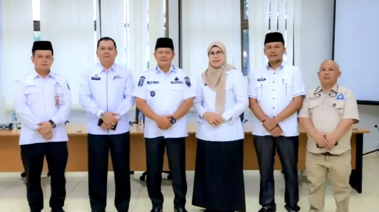 Bupati Pasaman Lantik Dewan Pengawas Perumda Tirta Saiyo