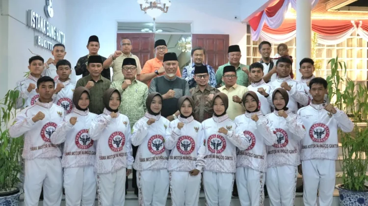 Gubernur Lepas MAN 1 Bukittinggi Wakili Sumbar di LKBB-PB Nasional