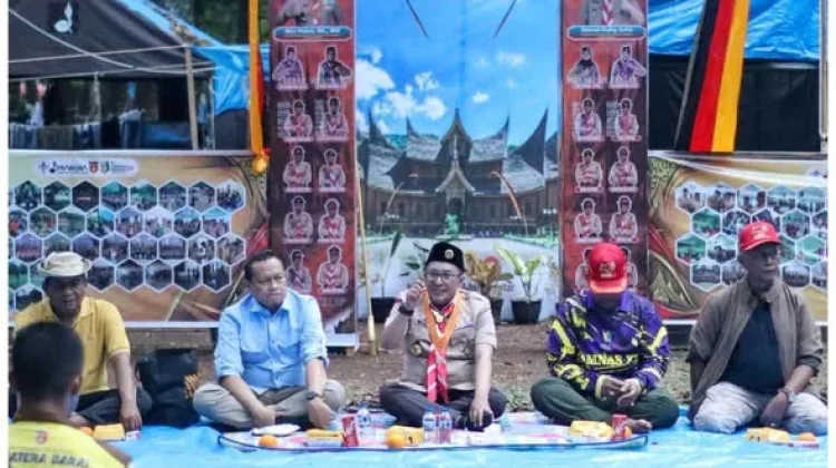 Kunjungi Kontingen Kwarcab 0304 Tanah Datar