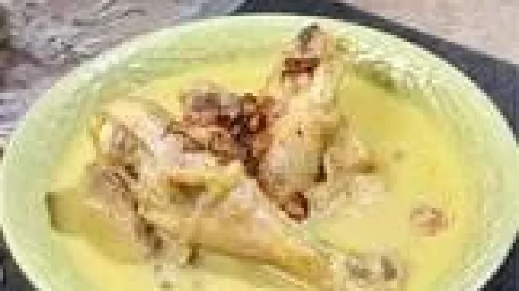 Masakan Khas Opor Ayam yang Gurih