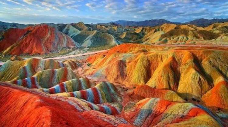 Wisata ke gunung pelangi