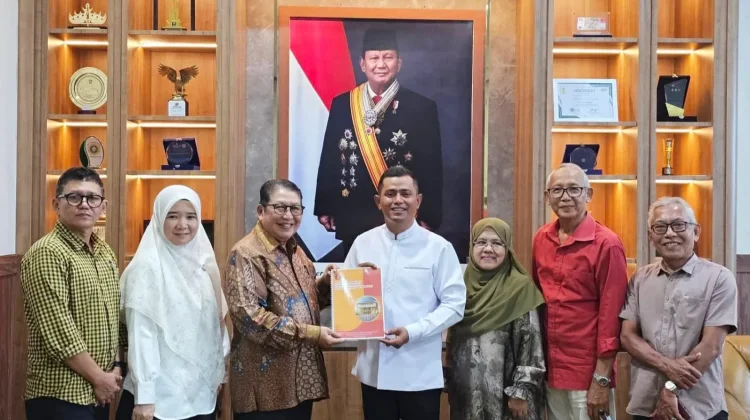 Perkuat Sinergi, Pimpinan UMMY Solok Silaturahmi dengan Bupati Solok