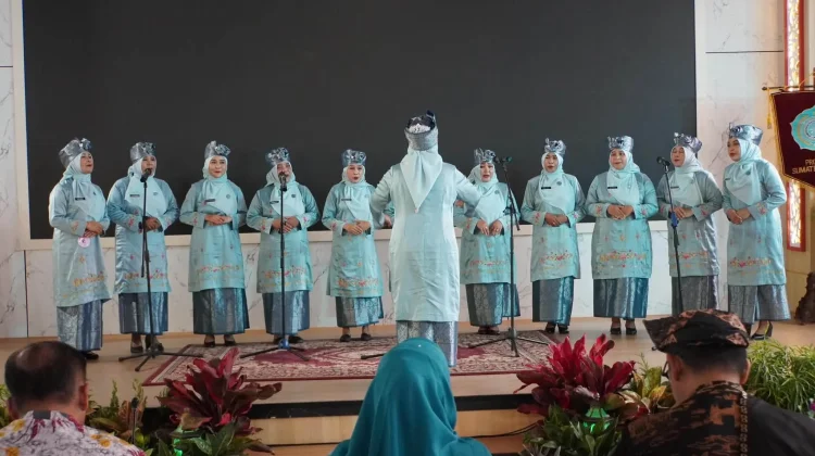 Paduan Suara dan Solo Song PKK Padang Panjang Curi Perhatian