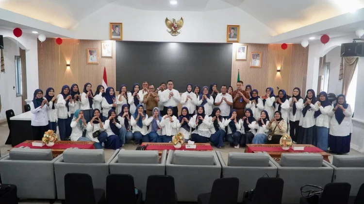 Wako Hendri Lepas Kontingen PKK, Pesan Jaga Nama Baik Padang Panjang