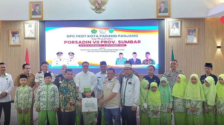 BAZNAS Kota Padang Panjang Salurkan Dana Infak untuk Dukung PORSADIN VII Sumbar
