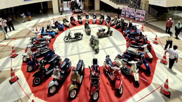 Rangkaian TBSS, 90 Unit Vespa Dipamerkan di Gedung Pasa Ateh