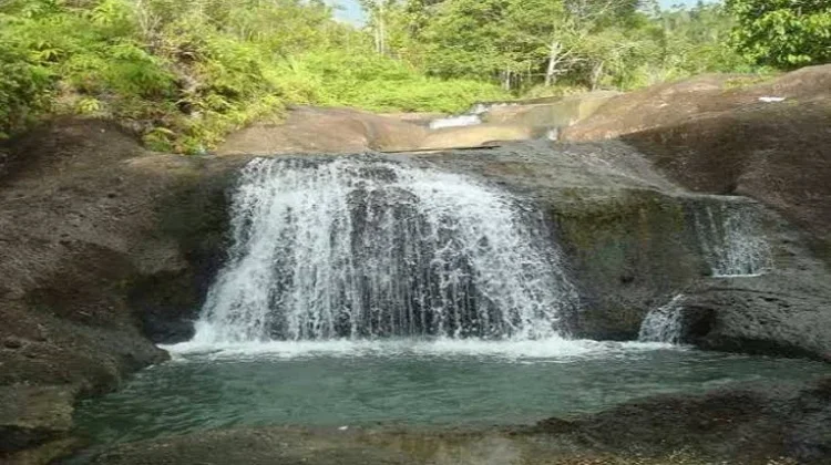 Tapian Puti Tawarkan Pesona Wisata Alam